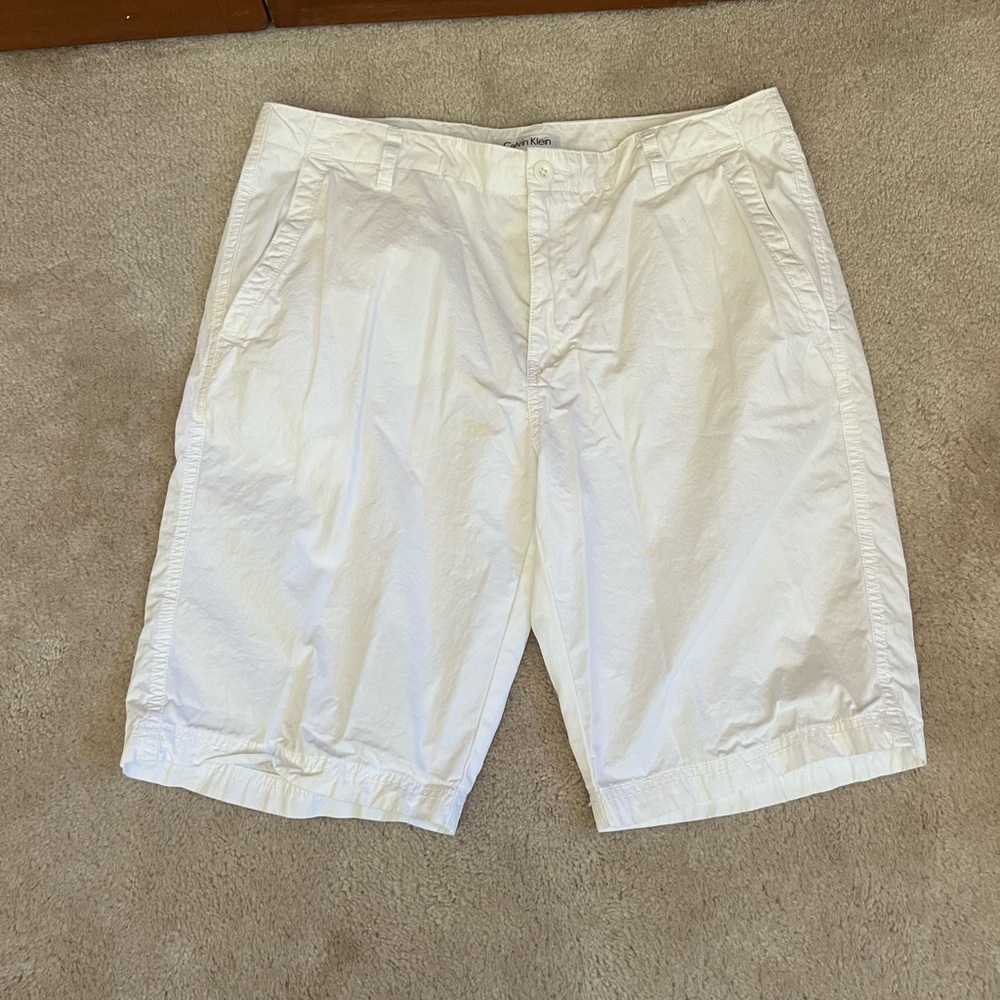 Calvin Klein Men's Cream Flat Front Shorts